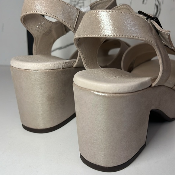 Chocolat Blu Ginny Chunky Heel Sandals Champagne Women’s Size US 8.5 - Picture 15 of 16